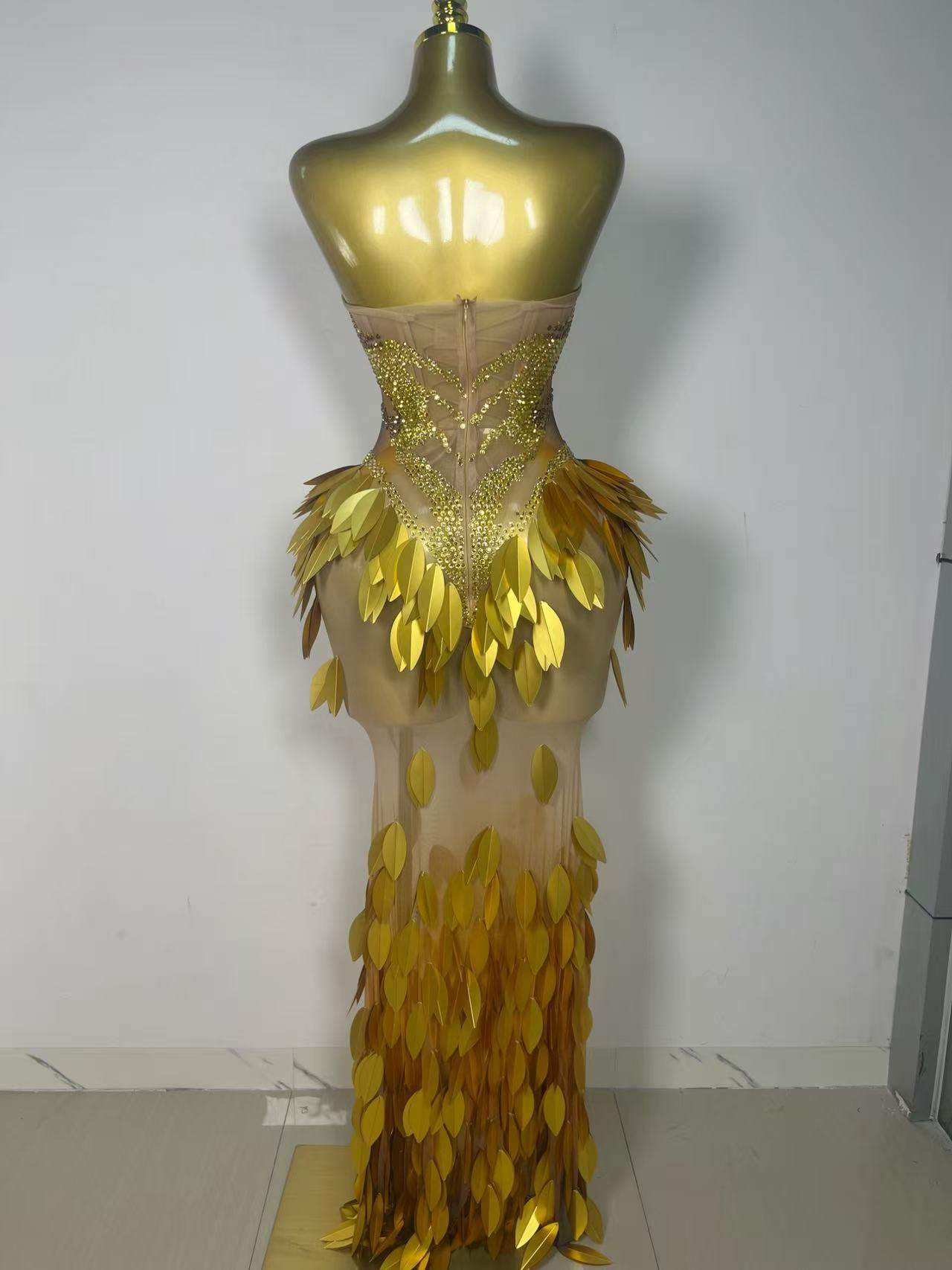 キラキラ輝くゴールドのラインストーンとスパンコールのイブニン - Sparkly Rhinestone Club Party Dress のレビューと価格